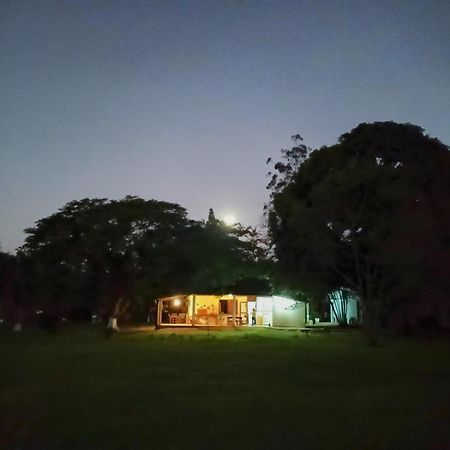 Ecoisa De Chacara - Casa De Vidro, Casa De Campo 모헤테스 외부 사진