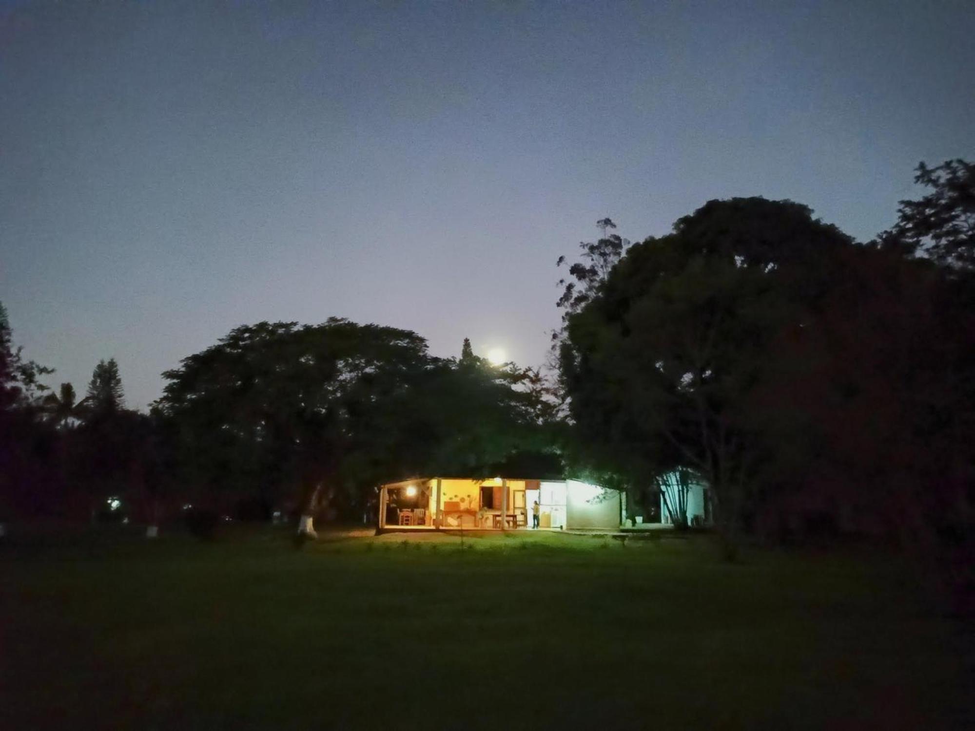 Ecoisa De Chacara - Casa De Vidro, Casa De Campo 모헤테스 외부 사진