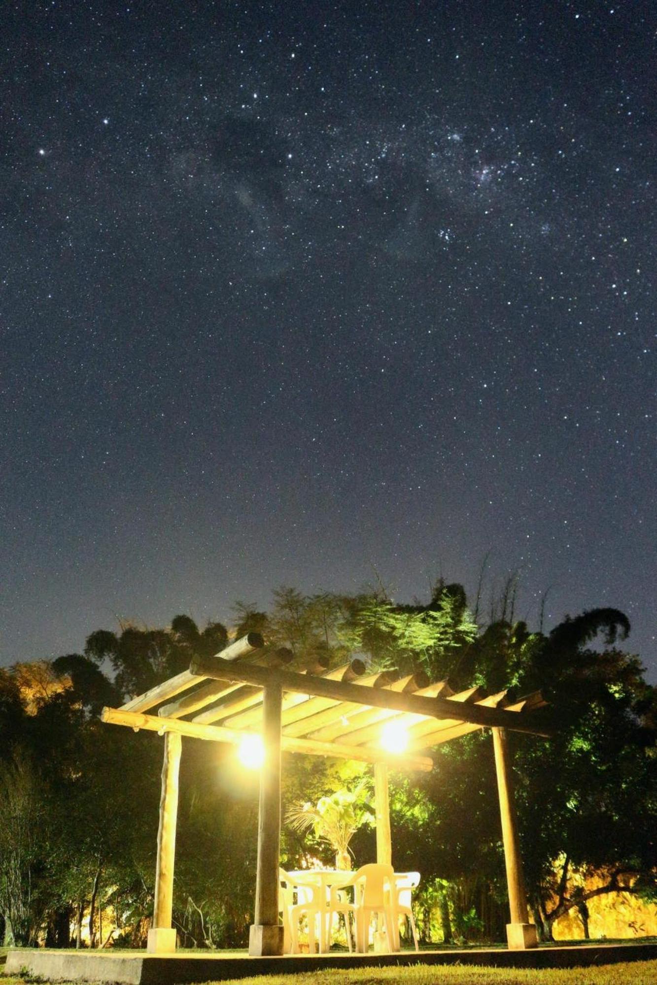 Ecoisa De Chacara - Casa De Vidro, Casa De Campo 모헤테스 외부 사진